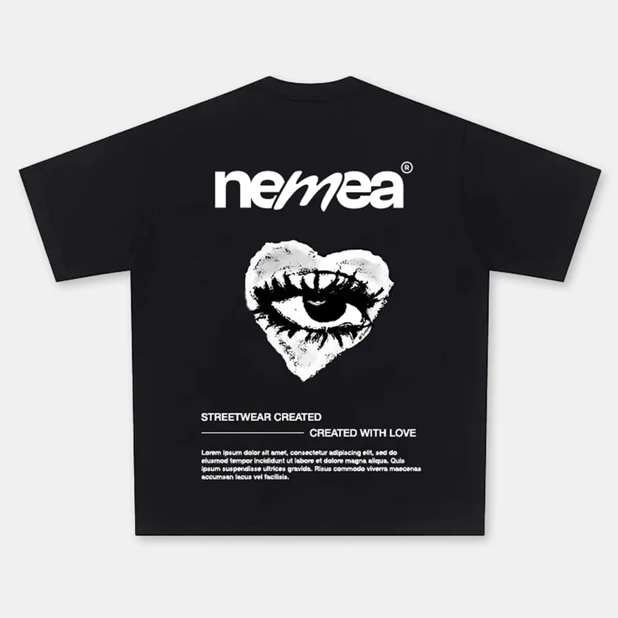 Dos d'un t-shirt noir Nemea avec illustration d'un œil en forme de cœur