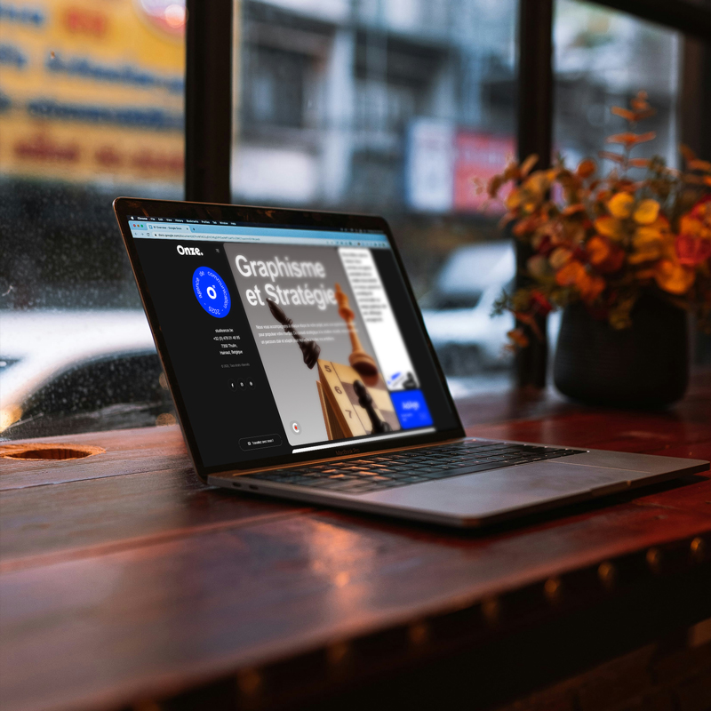 Mise en situation du site web de Studio Onze sur ordinateur