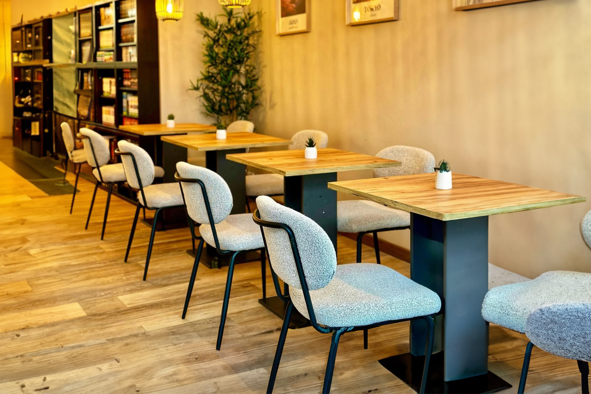 Intérieur du Inari Manga Café