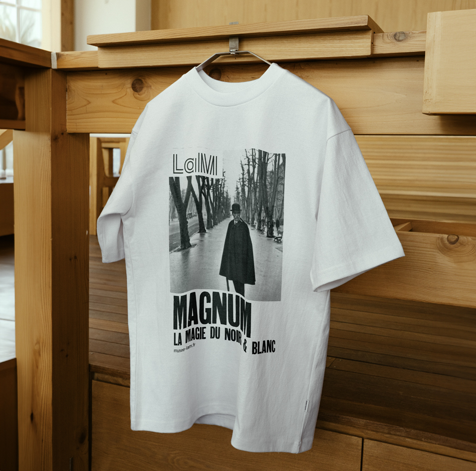 T-shirt d'une affcihe pour une exposition au LaM conçu par Studio Onze