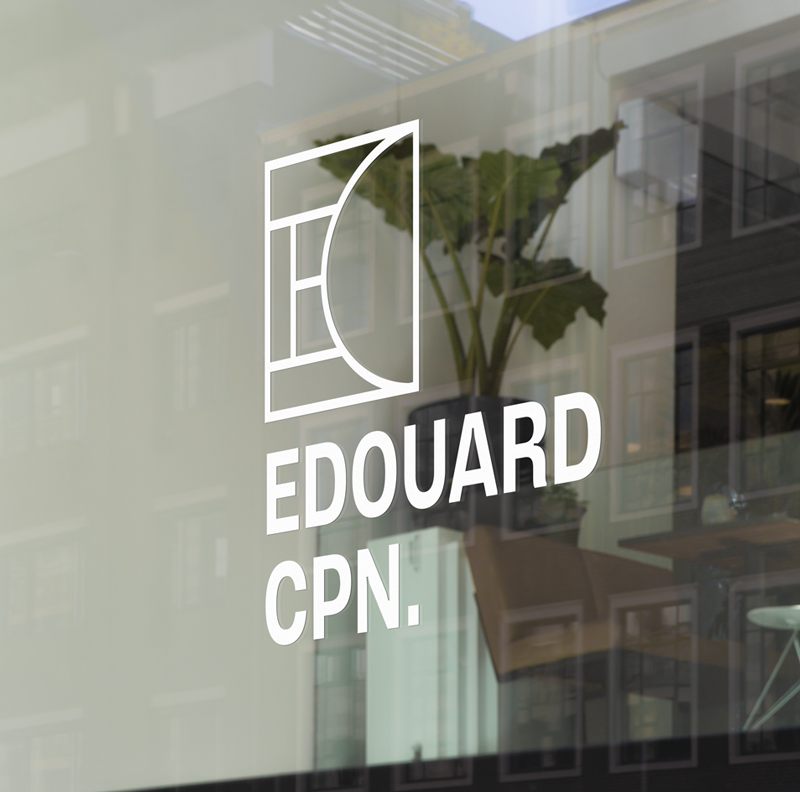 Logo sur vitrine pour Edouard CPN par Studio Onze